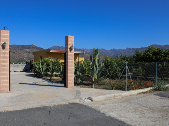 Villa in Almunecar – YC798481