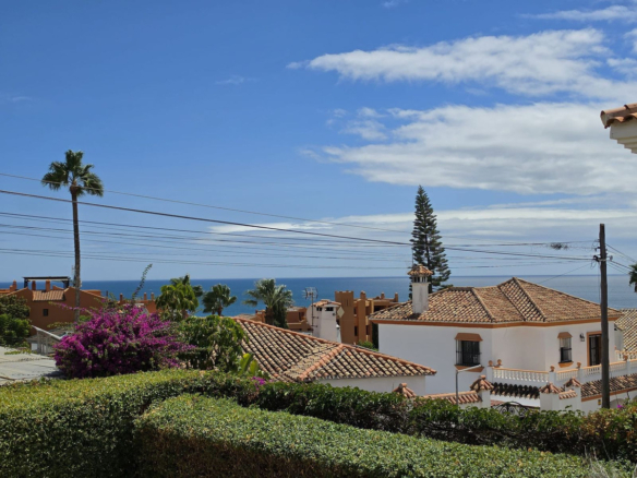 Villa in Estepona – YC798859