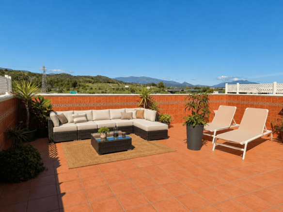 Penthouse in Estepona – YC799601
