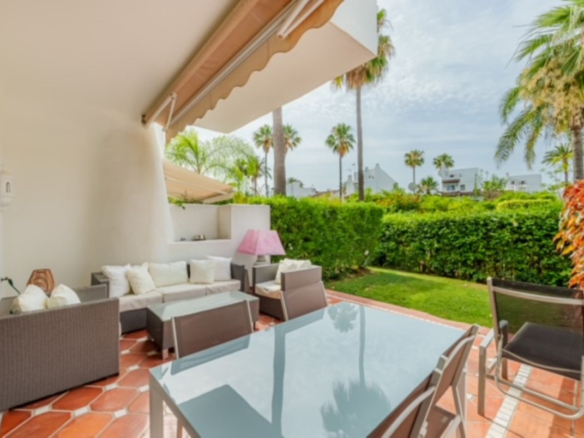 Town House in Estepona – YC799673