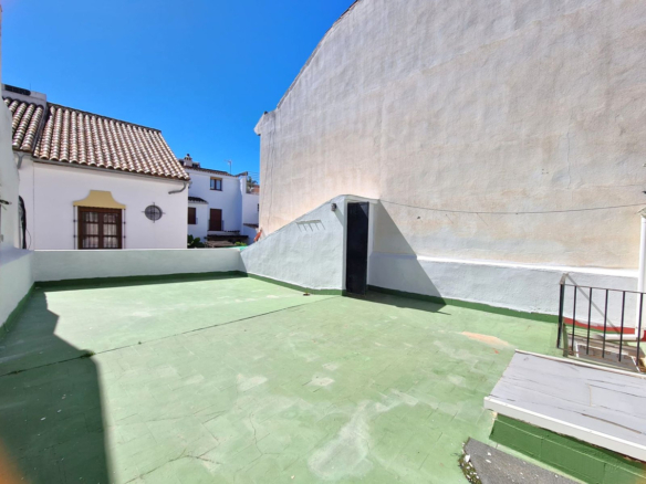 Town House in Estepona – YC799677