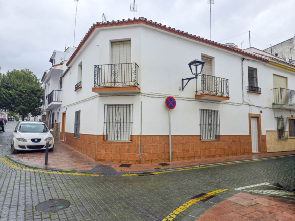 Town House in Estepona – YC799689