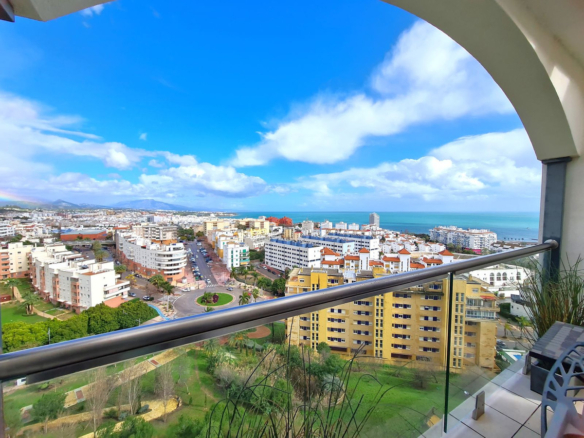 Penthouse in Estepona – YC799693