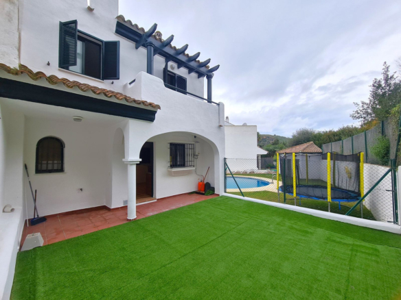 Town House in Manilva – YC799701
