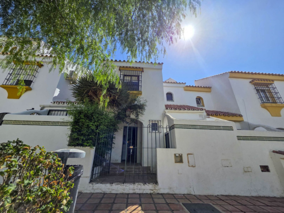 Town House in Casares Playa – YC799797