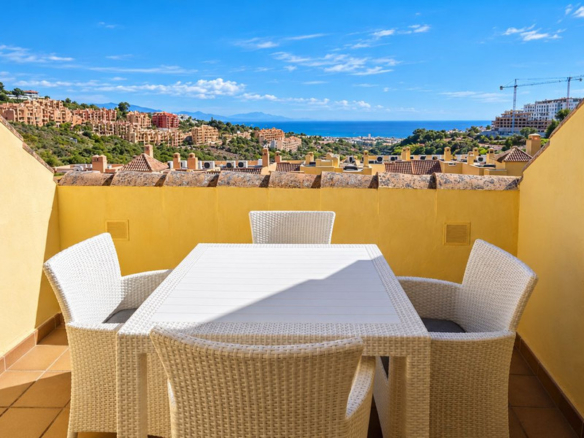 Penthouse in La Duquesa – YC800152