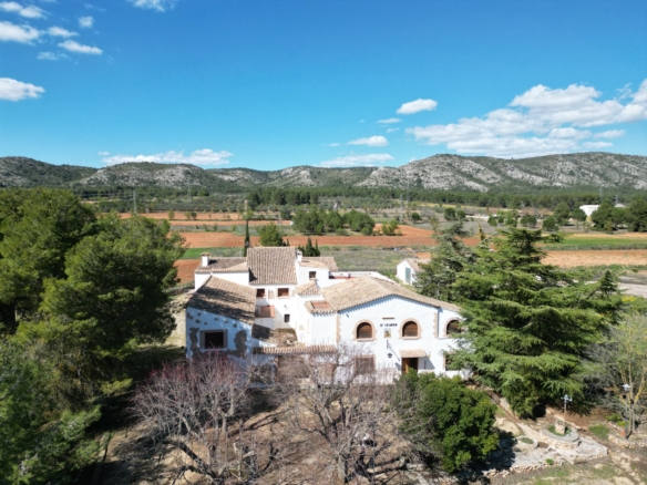 Commercial in Banyeres De Mariola – YC801046