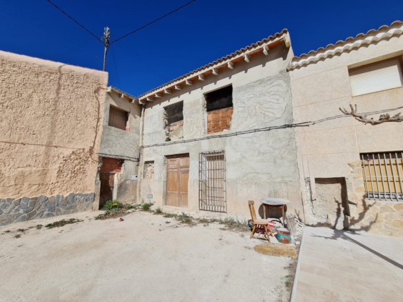 Town House in Pinoso – YC801799