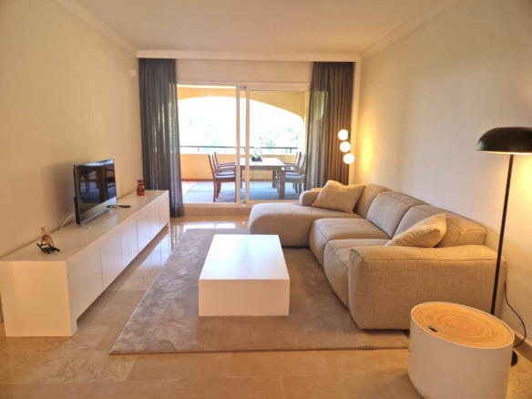Apartment in Elviria – YC805243