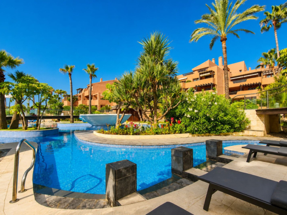 Apartment in Estepona – YC807235