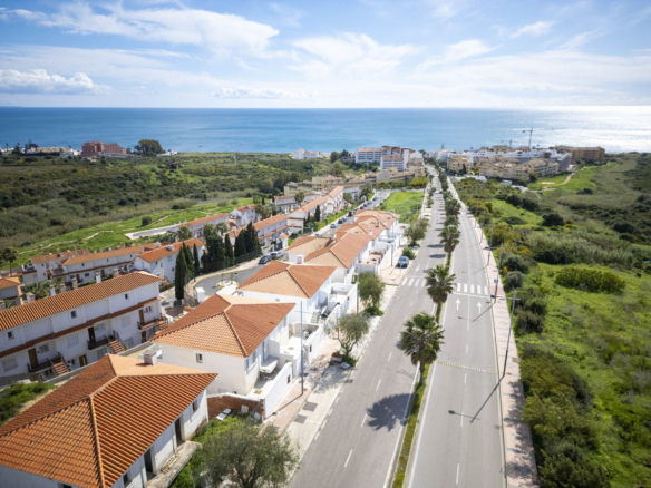 Town House in La Duquesa – YC807443