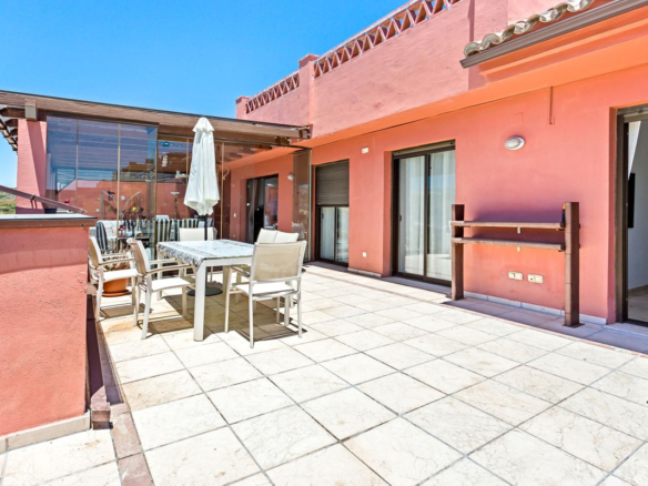 Penthouse in Casares Playa – YC807463