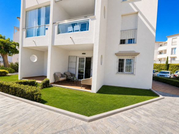 Apartment in La Duquesa – YC808410