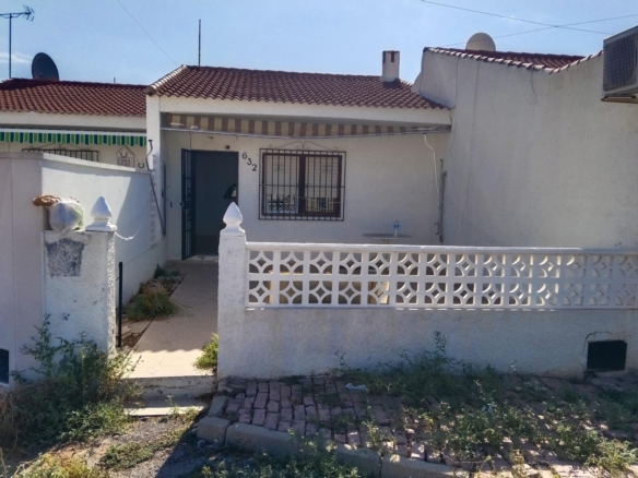 Town House in Torrevieja – YC808531