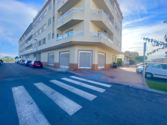 Commercial in Formentera del Segura – YC812561