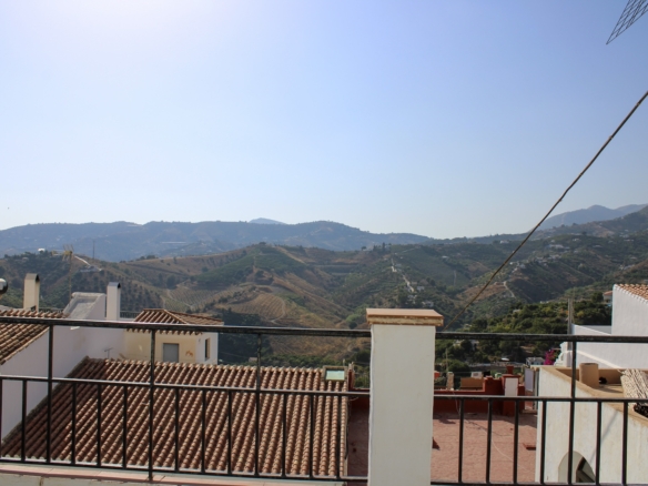 Town House in Frigiliana – YC814314