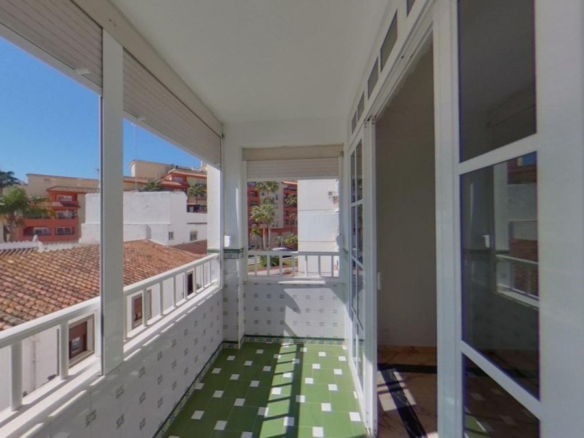 Apartment in Estepona – YC814960