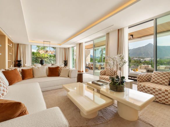 Villa in Nueva Andalucía – YC818908